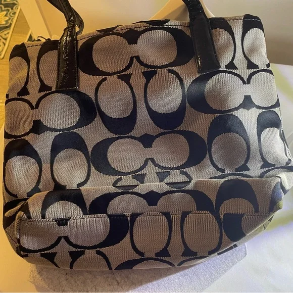 Coach Black and Cream Signature Tote - Picture 2 of 5